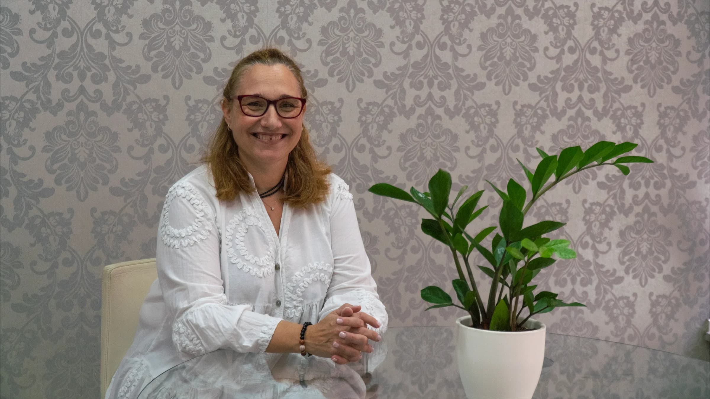 Retrato de Rosina Touriñán, fisioterapeuta y fundadora de Bennu Salud